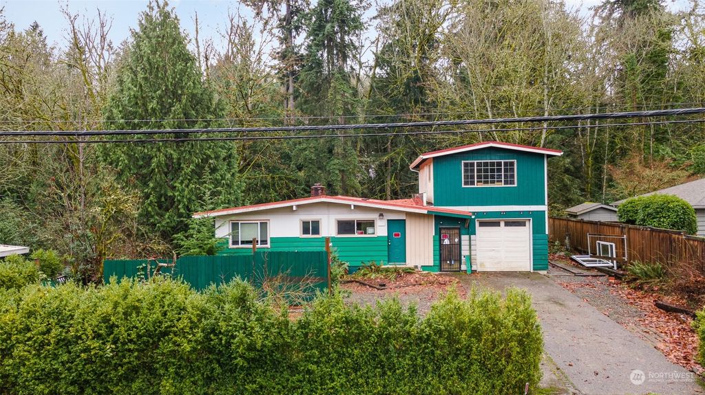 Photo of 15403 SE 42nd Street, Bellevue, WA 98006 (MLS # 2187318)