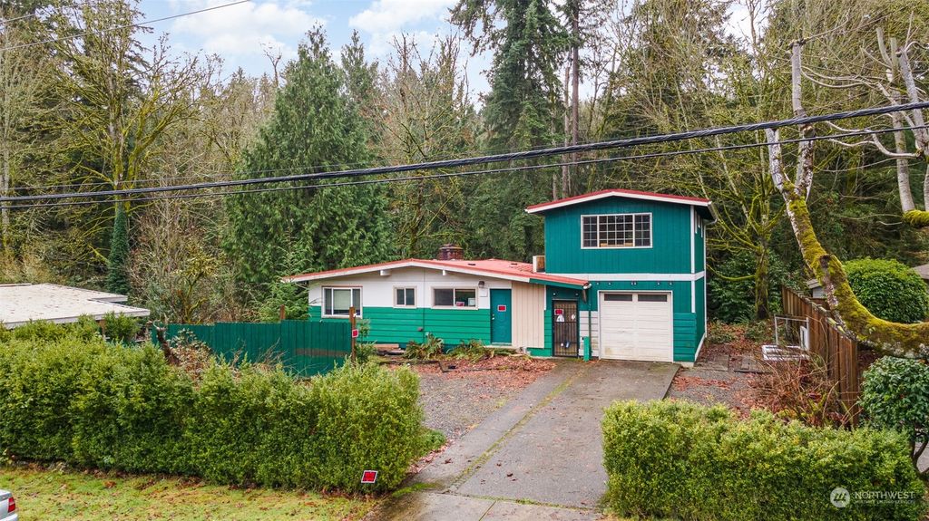 Photo of 15403 SE 42nd Street, Bellevue, WA 98006 (MLS # 2187318)