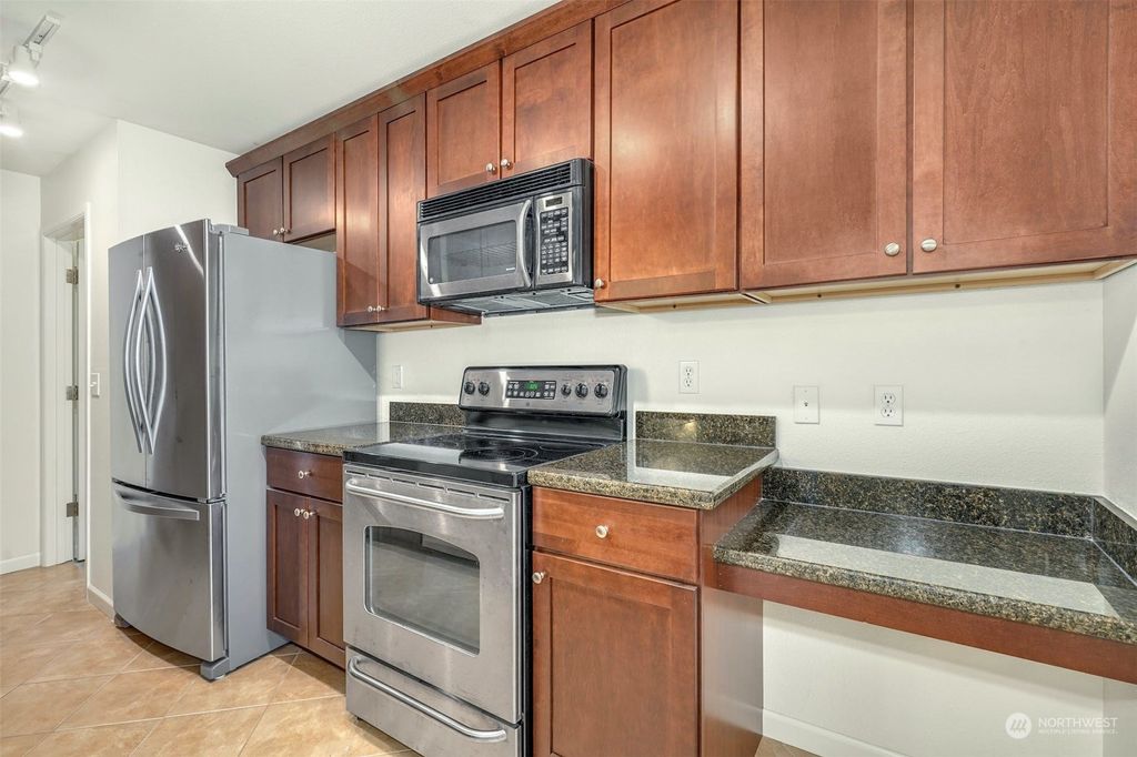 Photo of 2760 76th Avenue SE #605, Mercer Island, WA 98040 (MLS # 2029753)