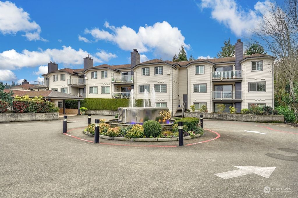 Photo of 2760 76th Avenue SE #605, Mercer Island, WA 98040 (MLS # 2029753)
