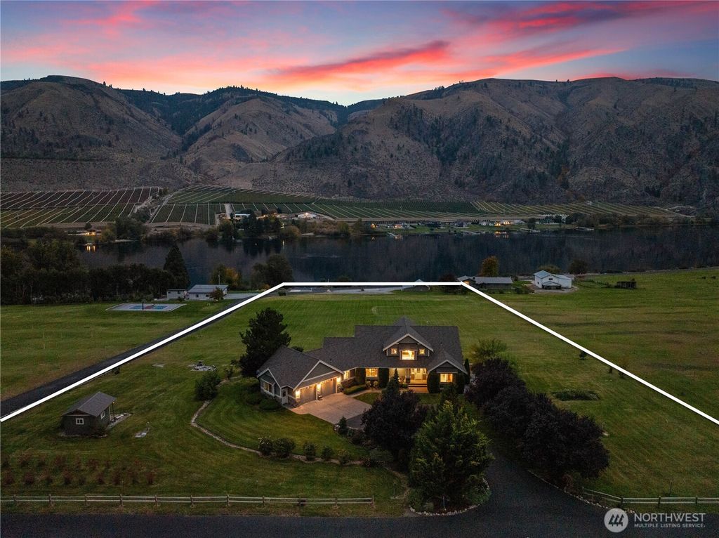 Photo of 35 Sackett Glen Lane, Chelan, WA 98816 (MLS # 2463655)
