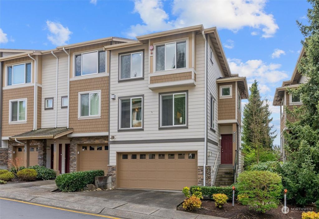 Photo of 21233 SE 42nd Place, Issaquah, WA 98029 (MLS # 2209646)