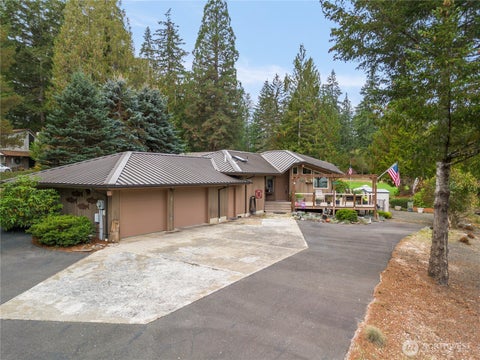 Photo of 631 E Saint Andrews Drive, Shelton, WA 98584 (MLS # 2591860)
