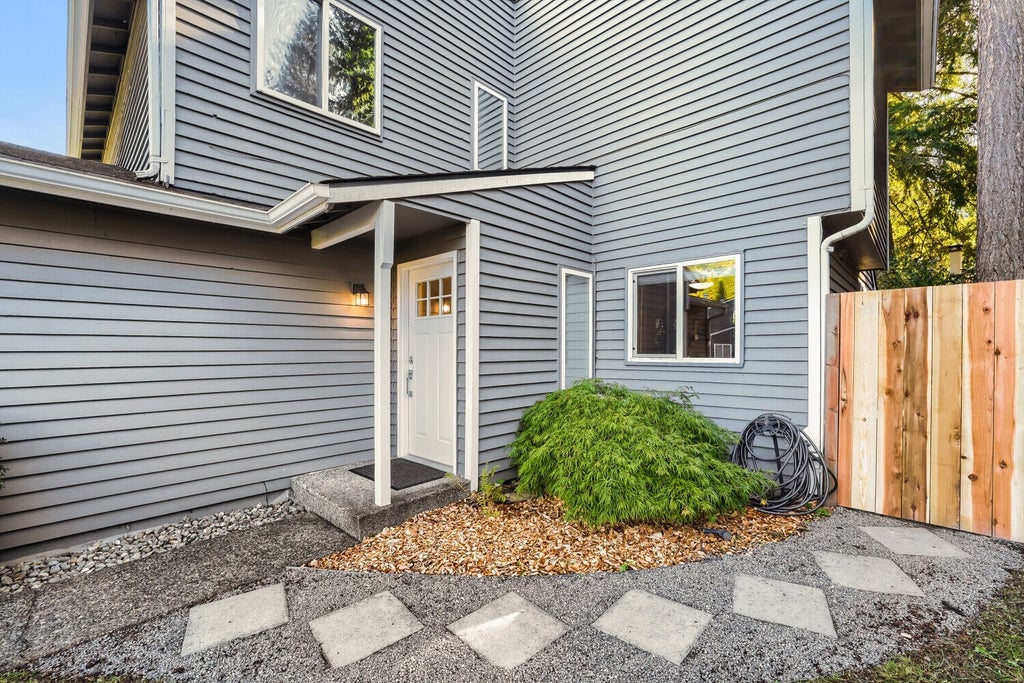 Photo of 13309 NE 138th Place, Kirkland, WA 98034 (MLS # 2595463)