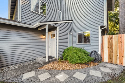 Photo of 13309 NE 138th Place, Kirkland, WA 98034 (MLS # 2595463)