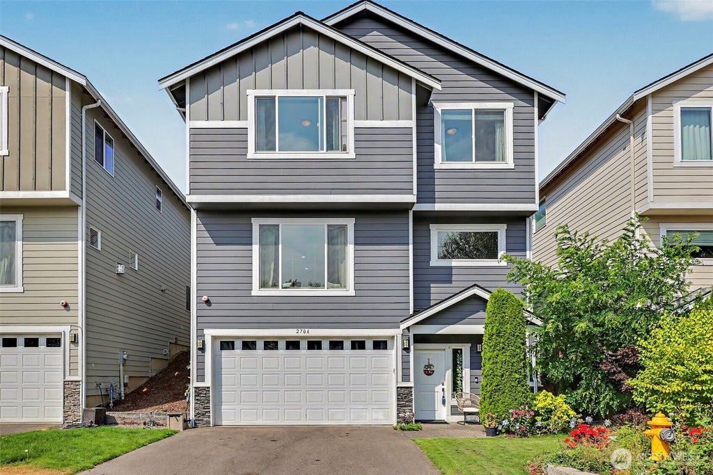 Photo of 2704 S 120th Place, Burien, WA 98168 (MLS # 2570197)