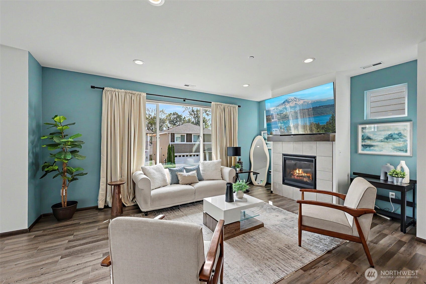 2704 S 120th Place