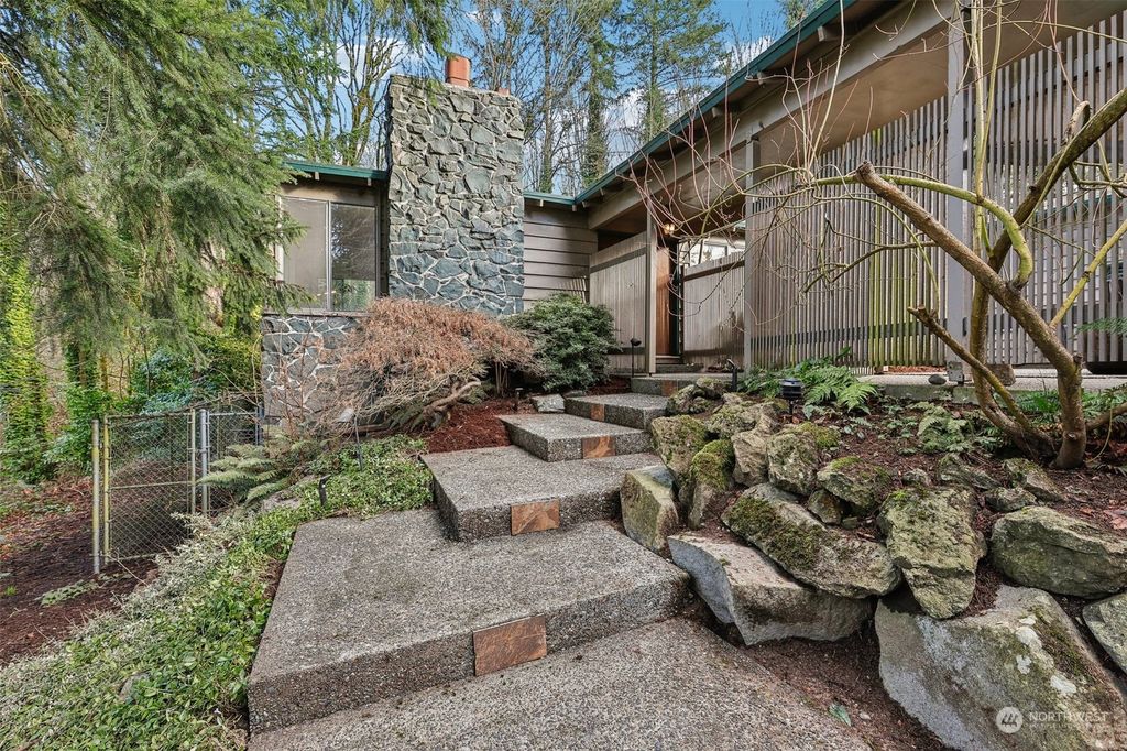 Photo of 17009 17th Avenue W, Lynnwood, WA 98037 (MLS # 2321336)