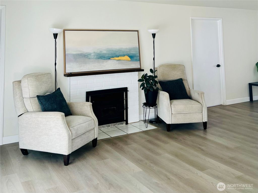 Photo of 25039 21st Avenue S, Kent, WA 98032 (MLS # 2441522)