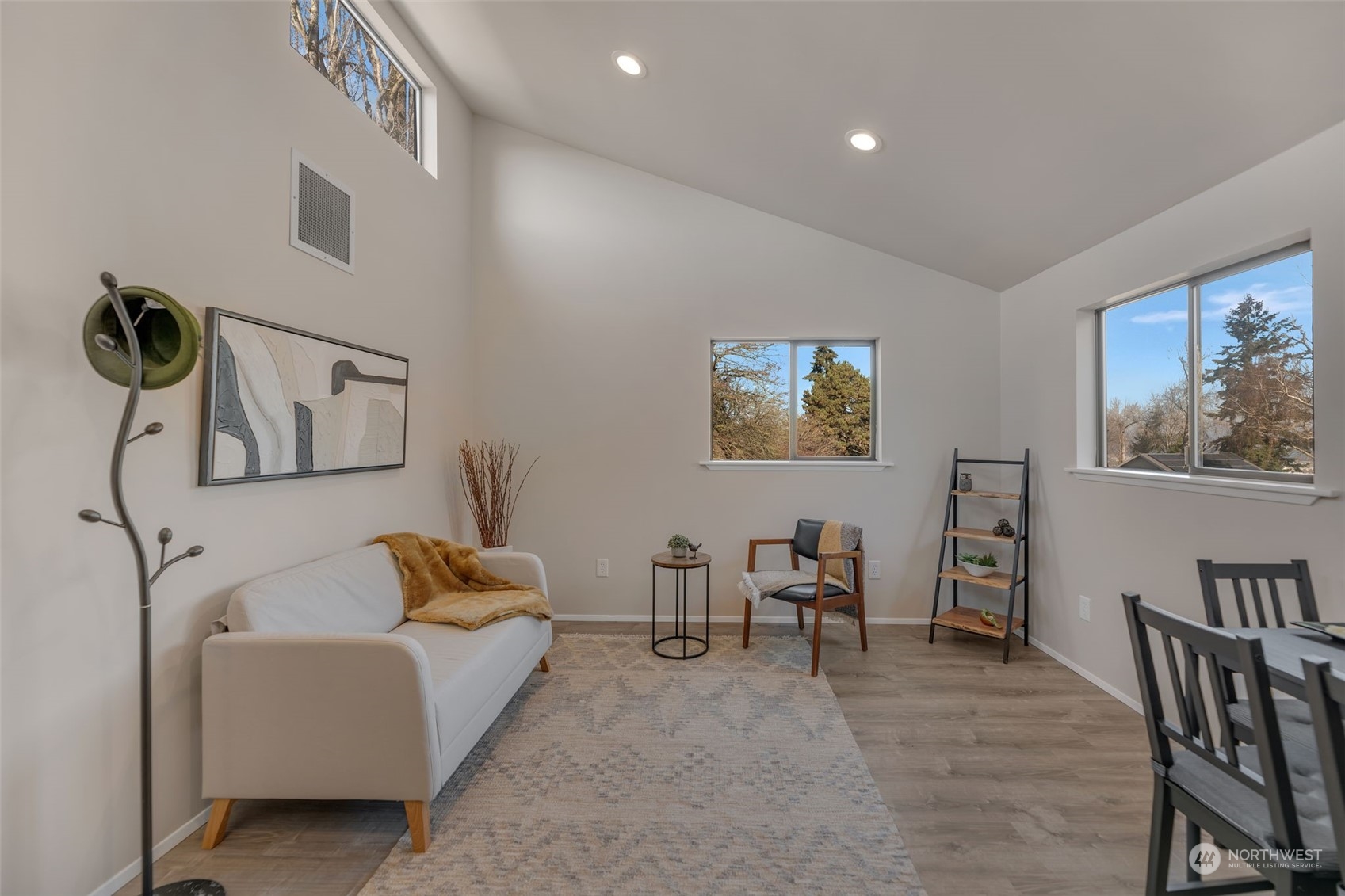 Seattle, Washington 98106, United States, 2 Bedrooms Bedrooms, ,2 BathroomsBathrooms,Residential,Pending,11574