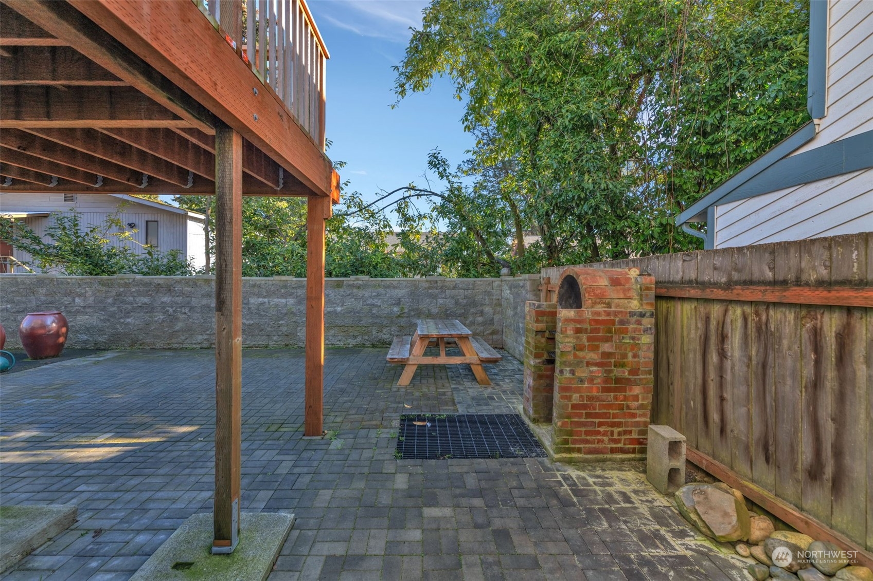 Seattle, Washington 98106, United States, 2 Bedrooms Bedrooms, ,2 BathroomsBathrooms,Residential,Pending,11574