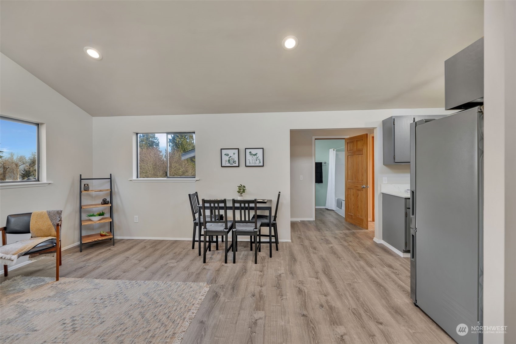 Seattle, Washington 98106, United States, 2 Bedrooms Bedrooms, ,2 BathroomsBathrooms,Residential,Pending,11574