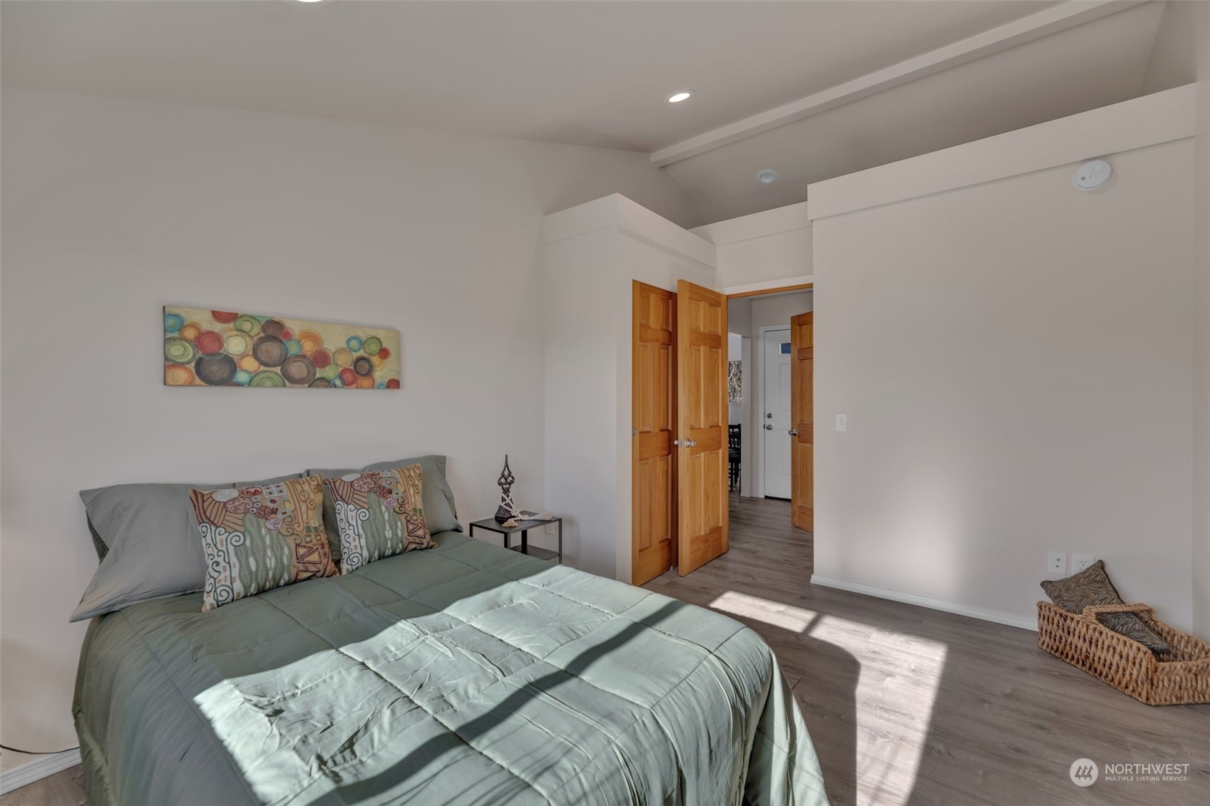 Seattle, Washington 98106, United States, 2 Bedrooms Bedrooms, ,2 BathroomsBathrooms,Residential,Pending,11574