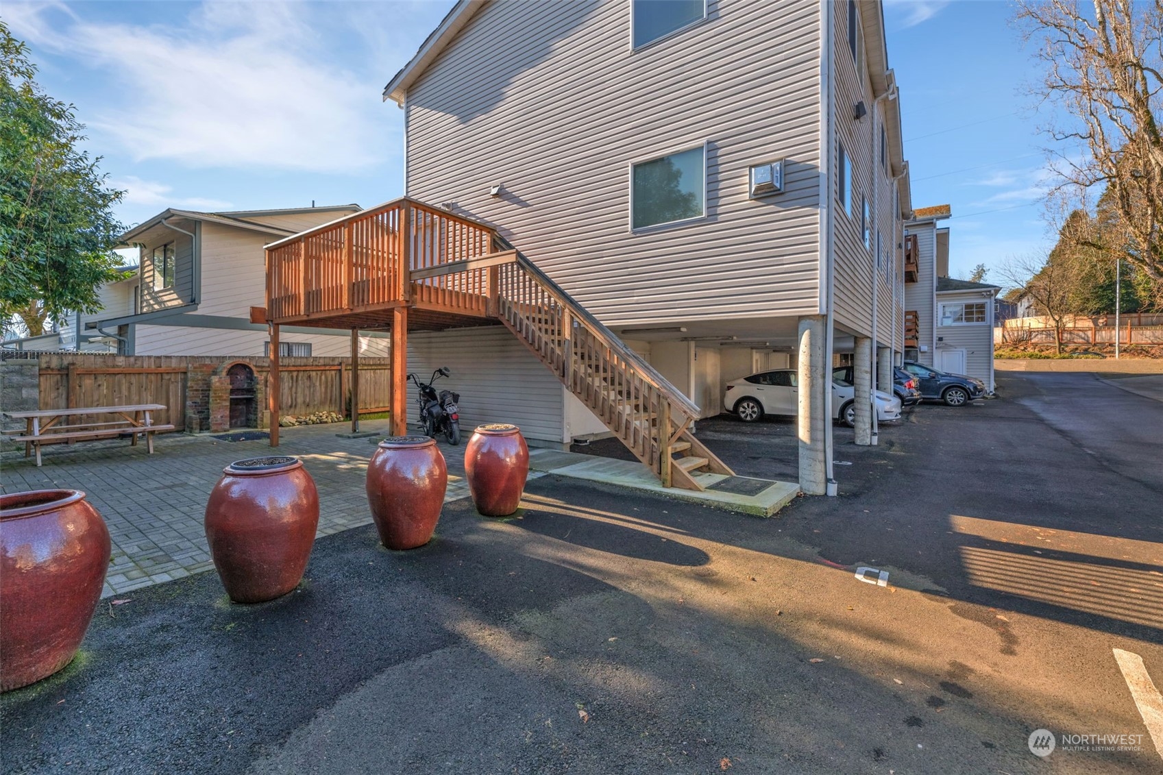 Seattle, Washington 98106, United States, 2 Bedrooms Bedrooms, ,2 BathroomsBathrooms,Residential,Pending,11574