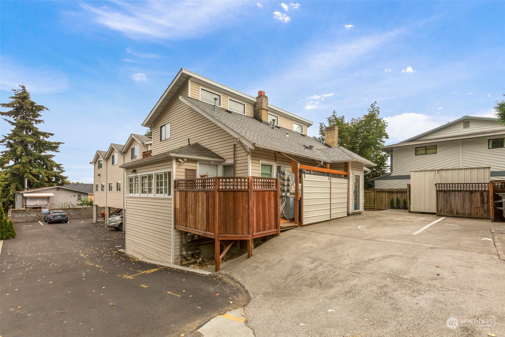 Seattle, Washington 98106, United States, 2 Bedrooms Bedrooms, ,2 BathroomsBathrooms,Residential,Pending,11574