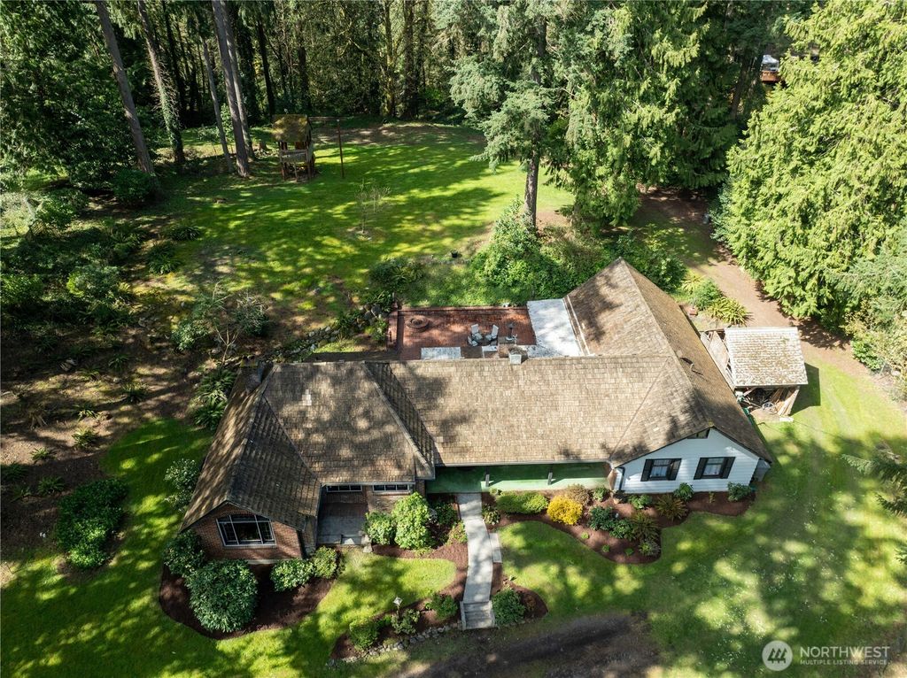 Photo of 171 xx 32nd Avenue NE, Lake Forest Park, WA 98155 (MLS # 2356758)