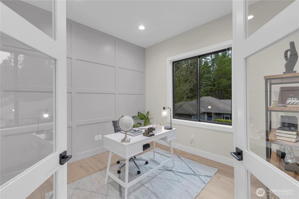 Photo of 4025 172 Avenue NE, Redmond, WA 98052 (MLS # 2574724)