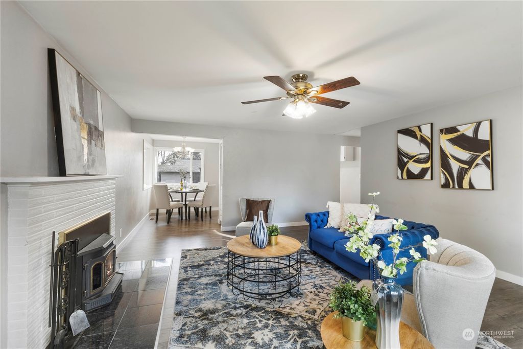 Photo of 827 SW 135th Street, Burien, WA 98146 (MLS # 2310350)