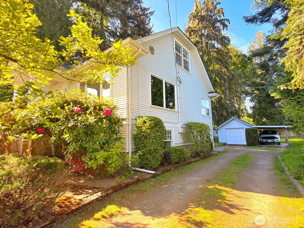 Photo of 612 S 160th Street, Burien, WA 98148 (MLS # 2520747)