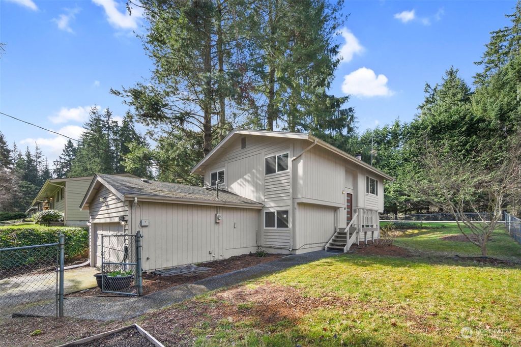 Photo of 20149 6th Place NE, Shoreline, WA 98155 (MLS # 2206381)