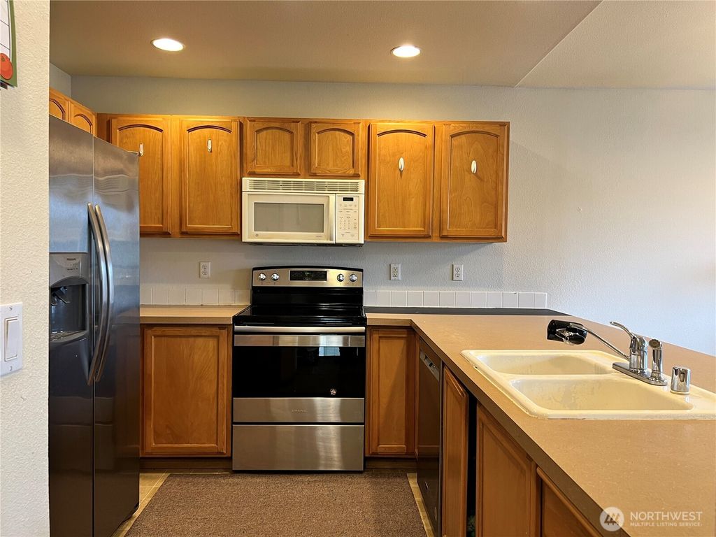 Photo of 16008 89th Avenue E, Puyallup, WA 98375 (MLS # 2496683)