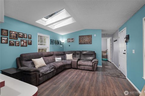 Photo of 300 N Mount Jupiter Drive, Hoodsport, WA 98548 (MLS # 2498635)