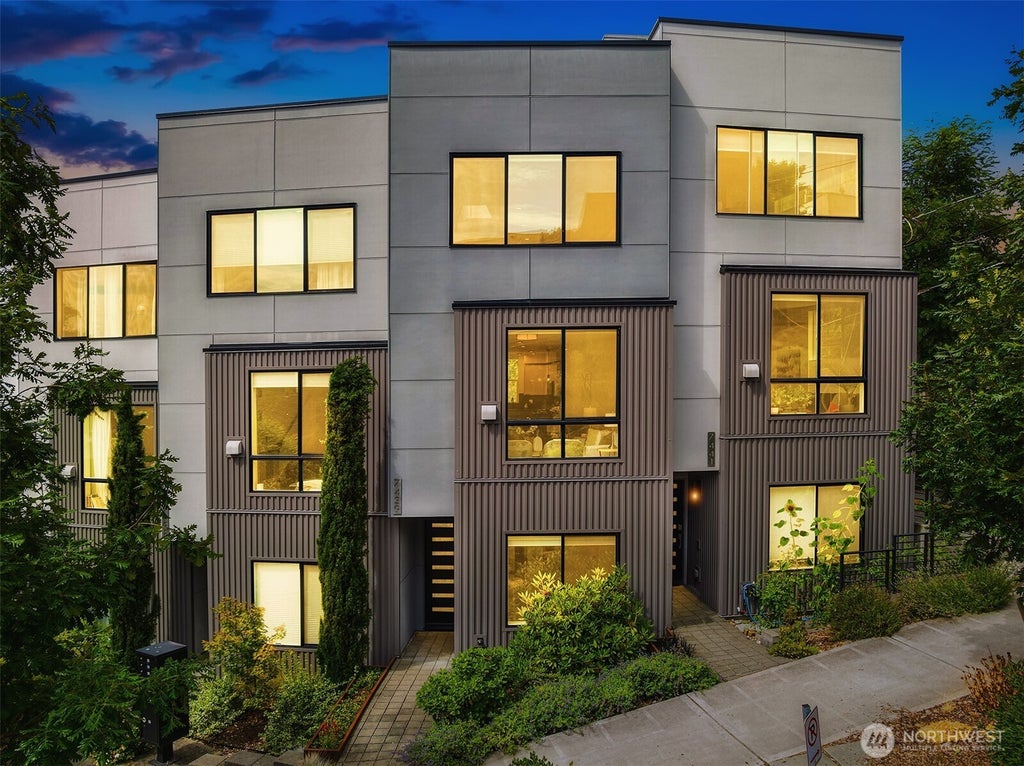 Photo of 7439 Latona Avenue NE, Seattle, WA 98115 (MLS # 2536992)