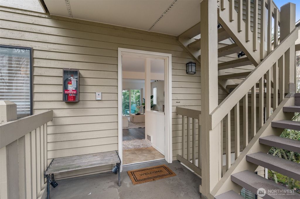 Photo of 412 10th Street #B202, Kirkland, WA 98033 (MLS # 2429521)