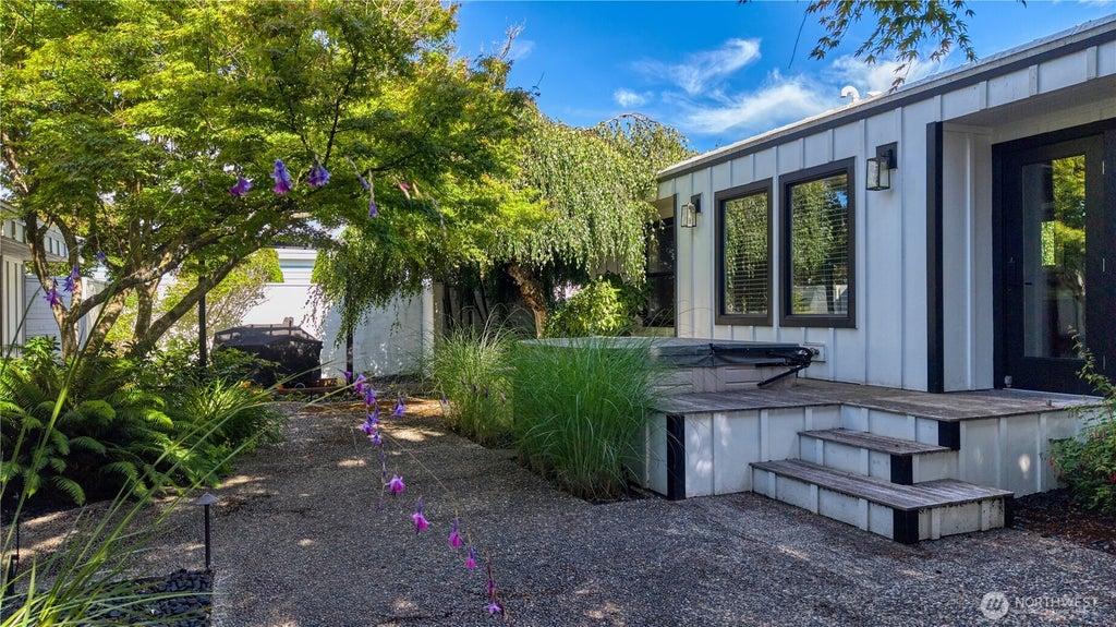 Photo of 1617 Edwards Drive, Point Roberts, WA 98281 (MLS # 2543150)