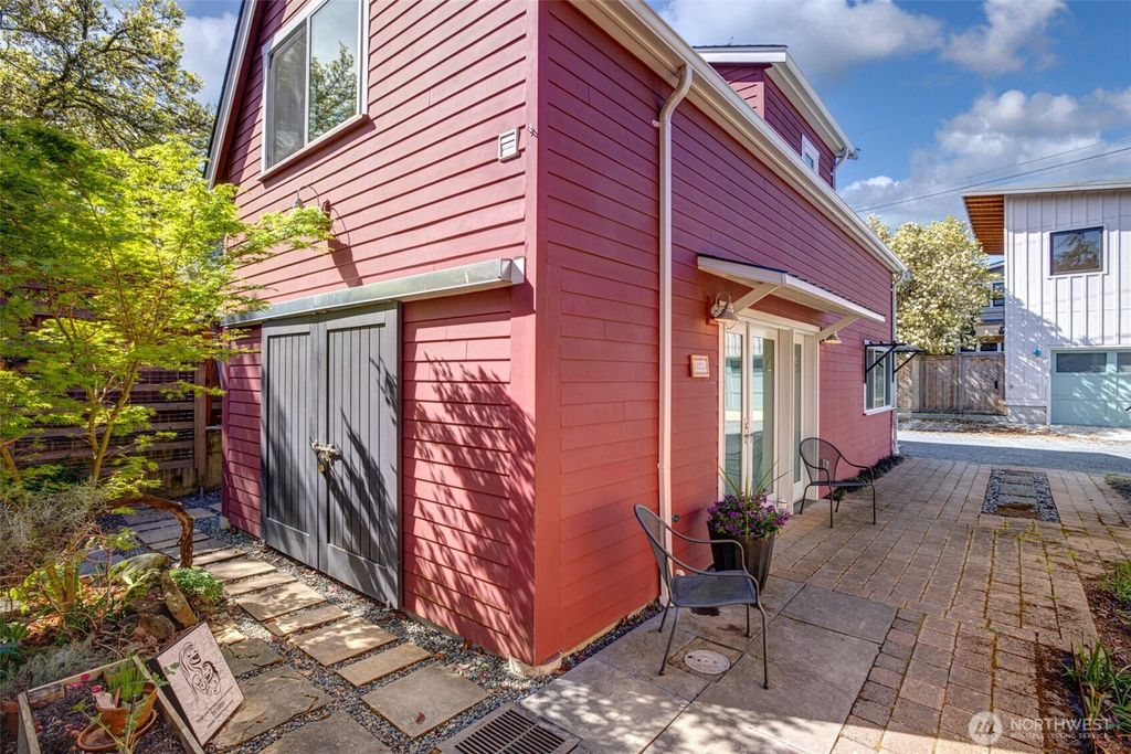 Photo of 5623 Kirkwood Place N #1, Seattle, WA 98103 (MLS # 2361601)