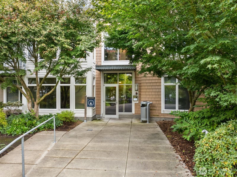190 Harbor Square Loop NE C 331
