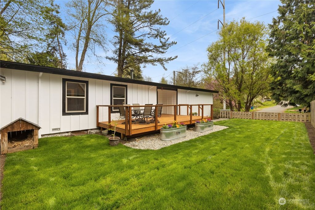 Photo of 6747 24th Avenue SW, Seattle, WA 98106 (MLS # 2223528)