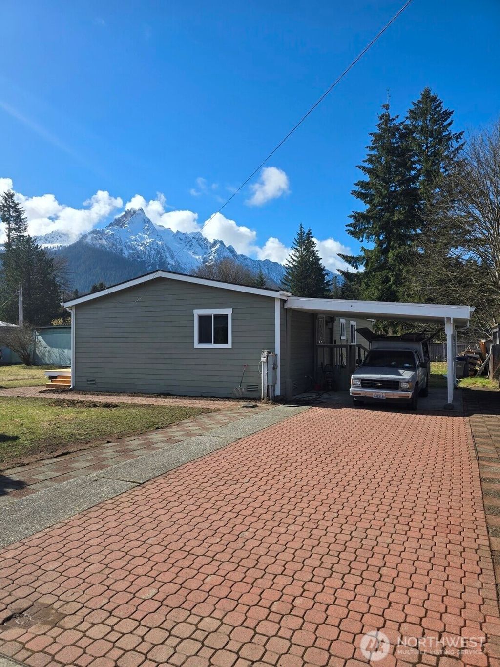 Photo of 705 Fullerton Avenue, Darrington, WA 98241 (MLS # 2330539)