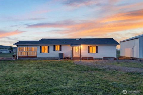 Photo of 47 Van Hoy Road, Goldendale, WA 98620 (MLS # 2505993)