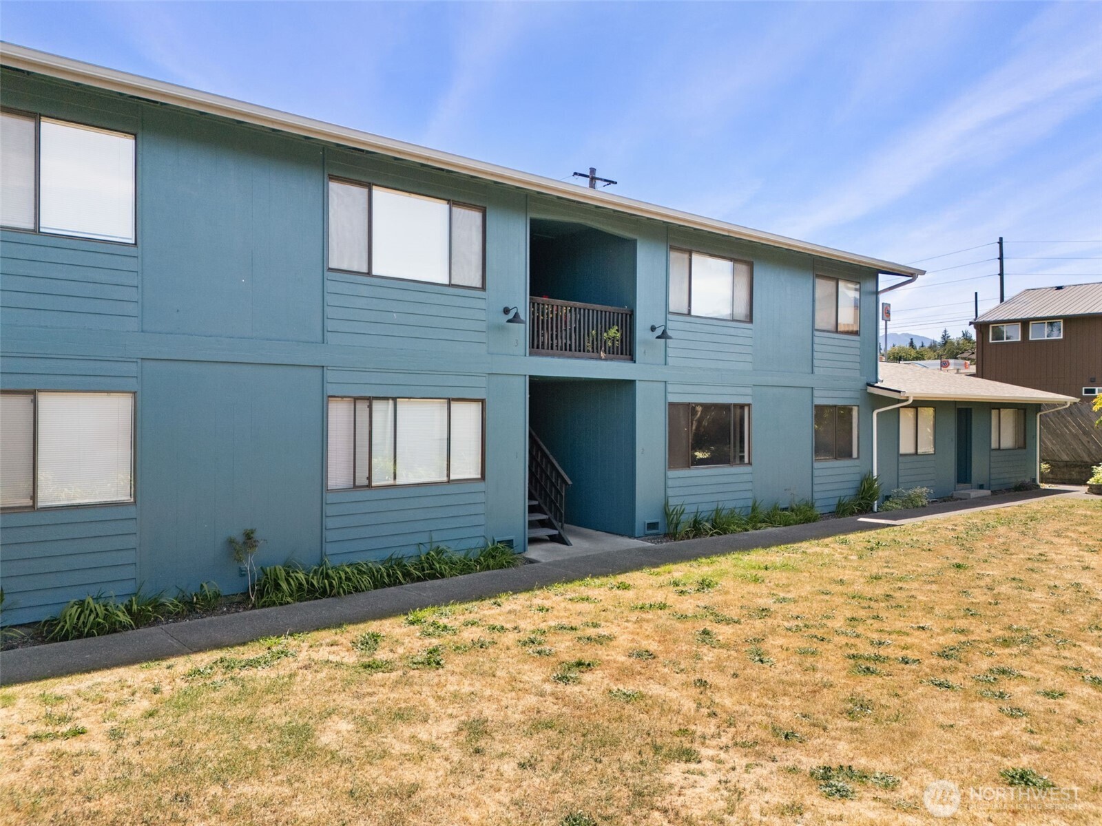 2938 E Walnut Street