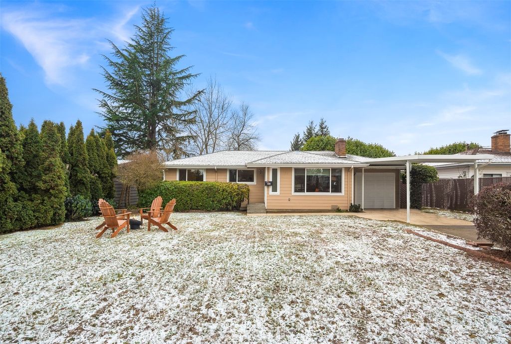 Photo of 855 Monroe Avenue NE, Renton, WA 98056 (MLS # 2191453)