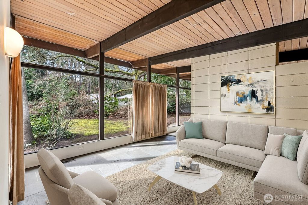 Photo of 7832 NE 32nd Street, Medina, WA 98039 (MLS # 2474637)