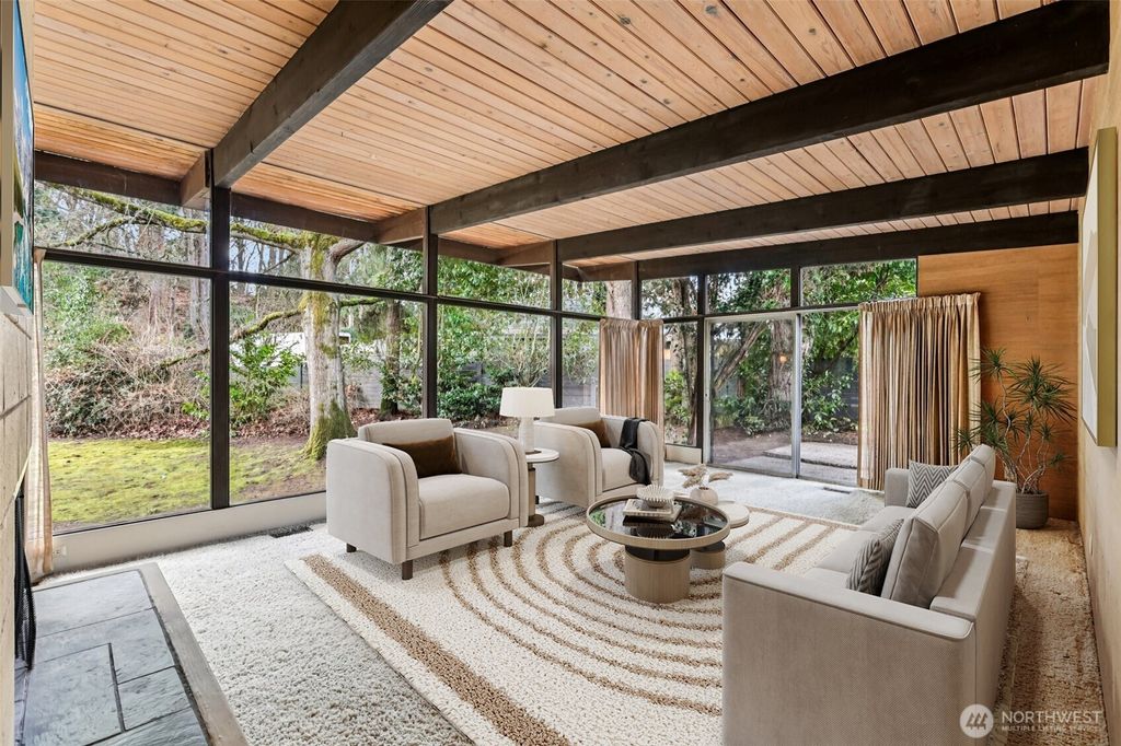 Photo of 7832 NE 32nd Street, Medina, WA 98039 (MLS # 2474637)