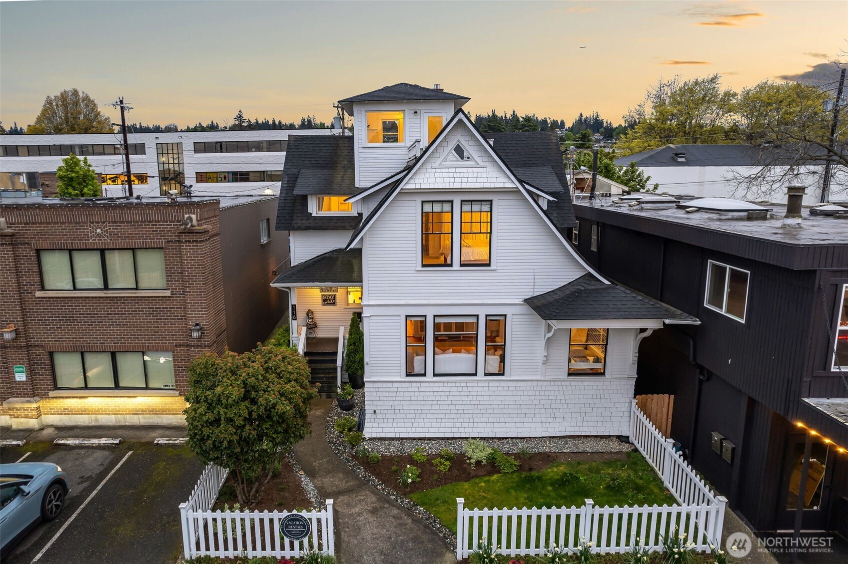 116 4th Avenue N