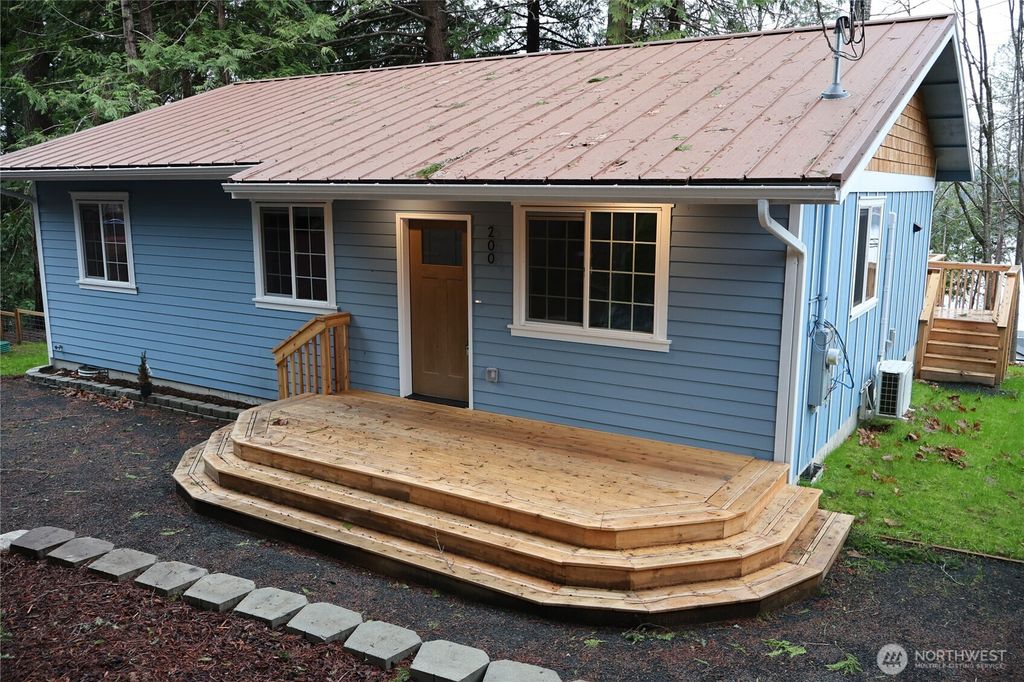 Photo of 200 E Panorama Drive, Shelton, WA 98584 (MLS # 2463124)