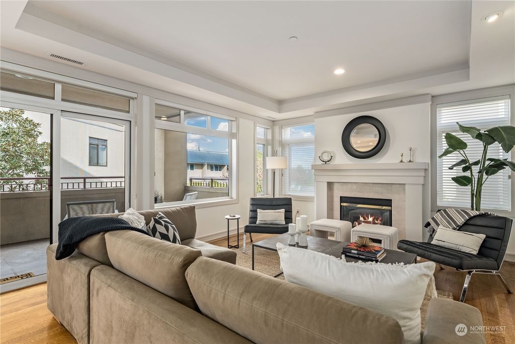 Photo of 219 5th Avenue S #F103, Kirkland, WA 98033 (MLS # 2042372)
