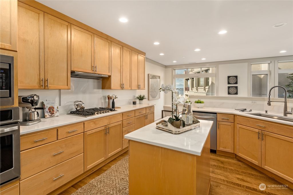 Photo of 219 5th Avenue S #F103, Kirkland, WA 98033 (MLS # 2042372)
