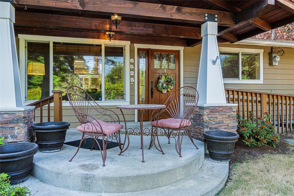 Photo of 6525 154th Avenue NE, Redmond, WA 98052 (MLS # 2598209)