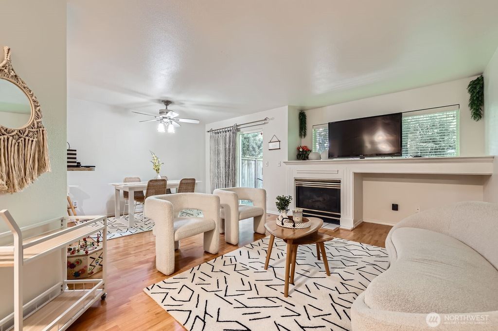 Photo of 1131 115th Street SW #J3, Everett, WA 98204 (MLS # 2408925)