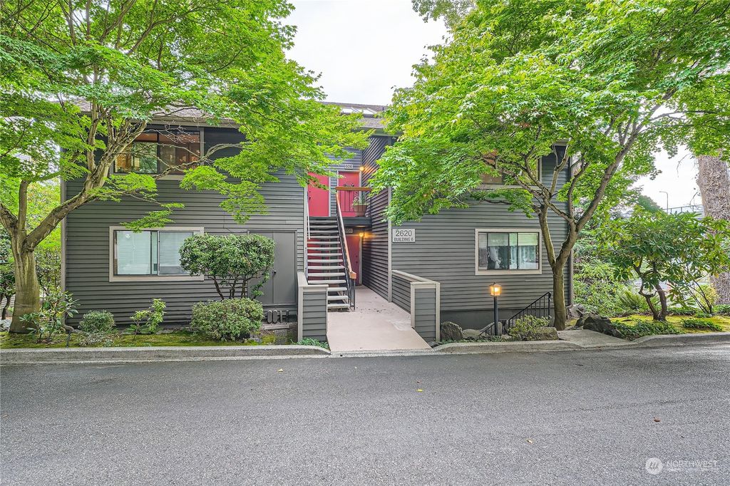 Photo of 2620 4th Avenue N #606, Seattle, WA 98109 (MLS # 2149143)