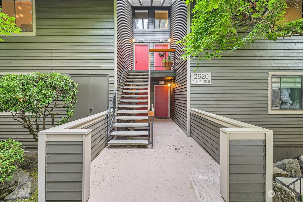 Photo of 2620 4th Avenue N #606, Seattle, WA 98109 (MLS # 2149143)