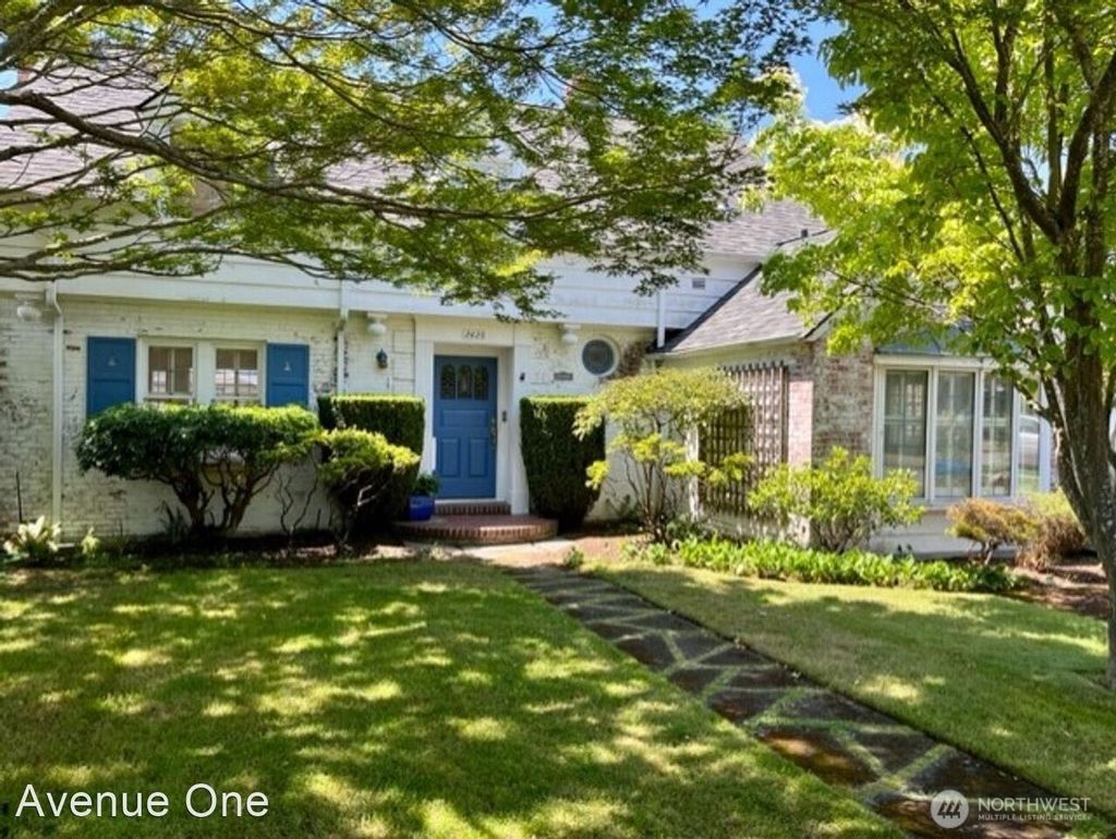 Photo of 2425 43rd Avenue W, Seattle, WA 98199 (MLS # 2528521)