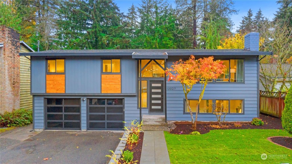 Photo of 13027 28th Avenue NE, Seattle, WA 98125 (MLS # 2310853)