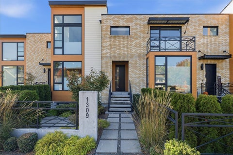 Photo of 1309 Market Street, Kirkland, WA 98033 (MLS # 2595925)