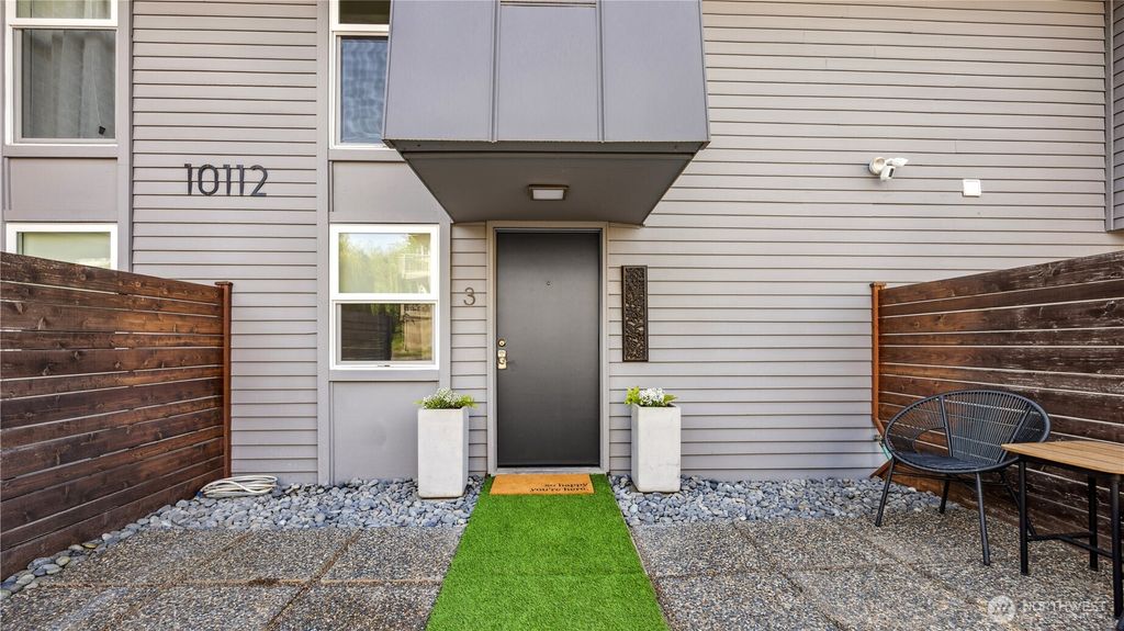 Photo of 10112 NE 68th Street #3, Kirkland, WA 98033 (MLS # 2367498)